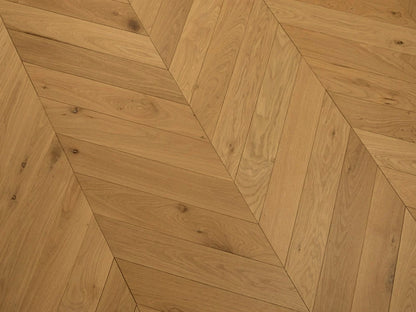 Timbercraft Chevron Engineered Oak Flooring, Brushed & Oiled, 90x4x750 mm