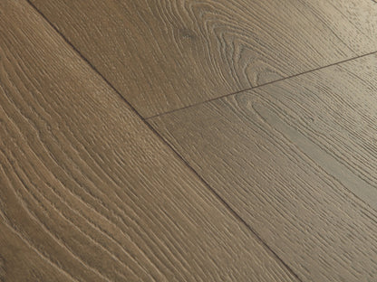 QuickStep Classic Warm Brown Oak Laminate Flooring