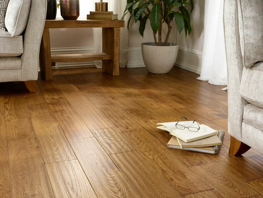 Evolve Engineered Oak Flooring, Golden, Handscraped & Lacquered, 150x5x18 Mm